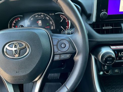 Used 2025 Toyota RAV4 XLE Premium FWD image 25