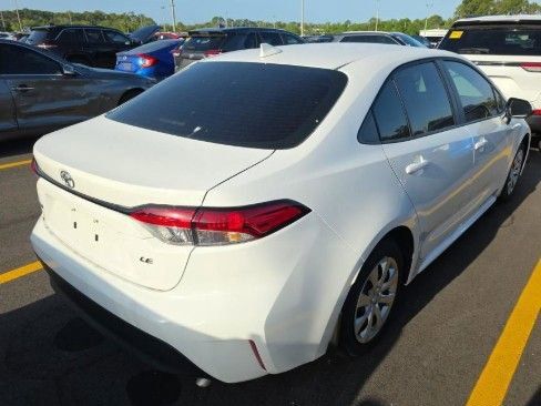 Used 2026 Toyota Corolla LE FWD image 3