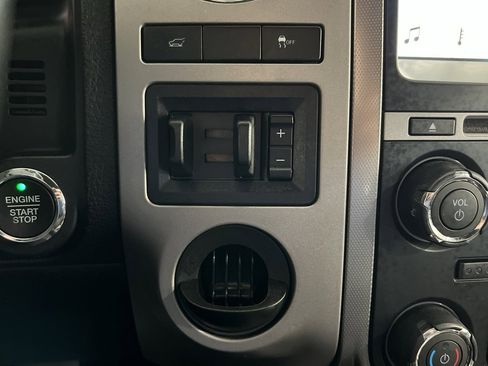 Used 2017 Ford Expedition Limited w/ Limited Appearance Package image 18