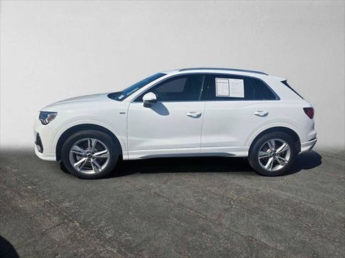 Used 2023 Audi Q3 2.0T Premium Plus w/ Premium Plus Package AWD/4WD image 6