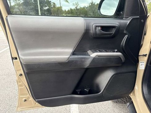 Used 2017 Toyota Tacoma SR5 image 17