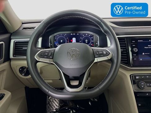 Certified 2022 Volkswagen Atlas SE w/ Black Wheel Package AWD/4WD image 11