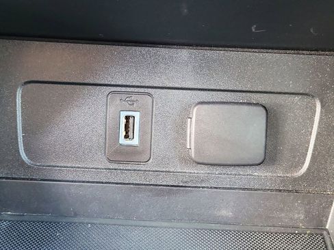 Used 2017 Ford Escape SE w/ Equipment Group 201A FWD image 32