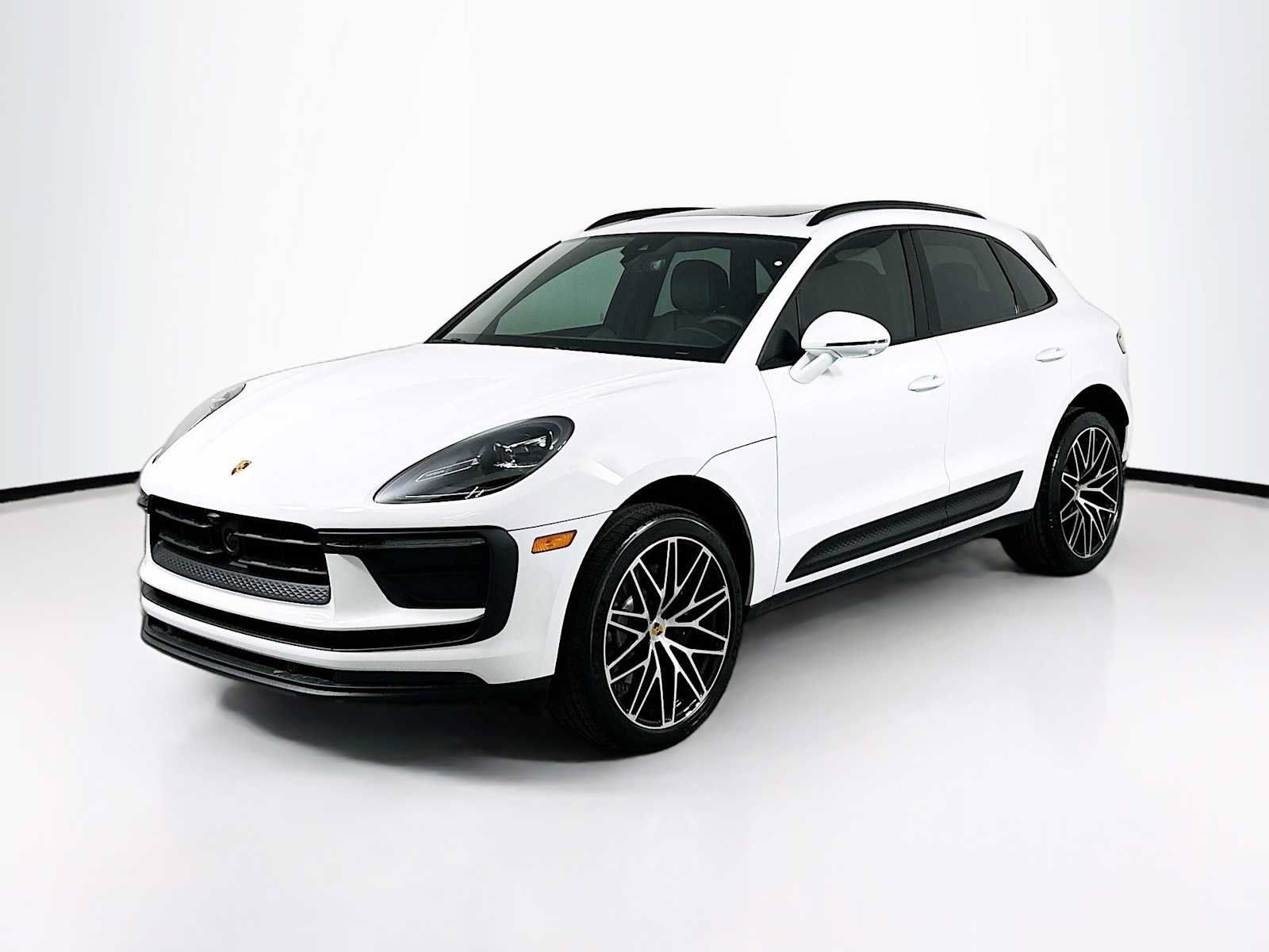 Used 2026 Porsche Macan AWD/4WD image 1