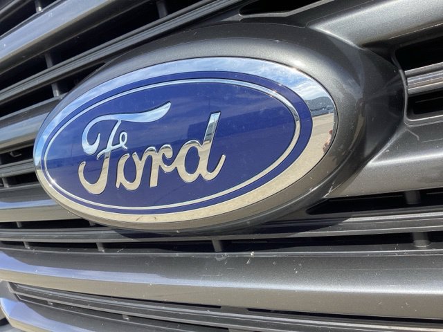Used 2017 Ford F150 XLT w/ Equipment Group 302A Luxury AWD/4WD image 3