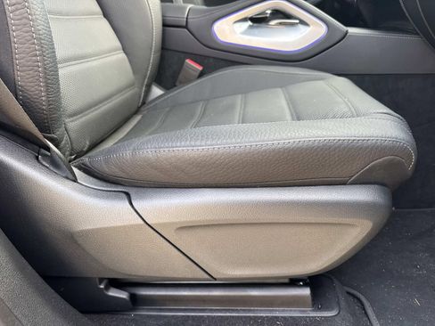 Used 2025 Mercedes-Benz GLS 450 4MATIC image 14