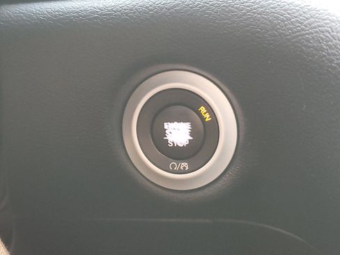 Used 2019 Chrysler Pacifica Touring-L w/ S Appearance Package image 23