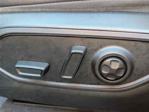 Used 2022 Jeep Grand Cherokee L Limited image 23