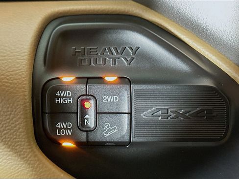 Used 2019 RAM 2500 Big Horn image 26