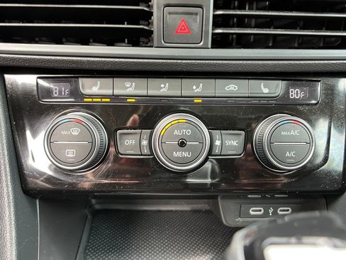 Used 2023 Volkswagen Jetta SE image 17