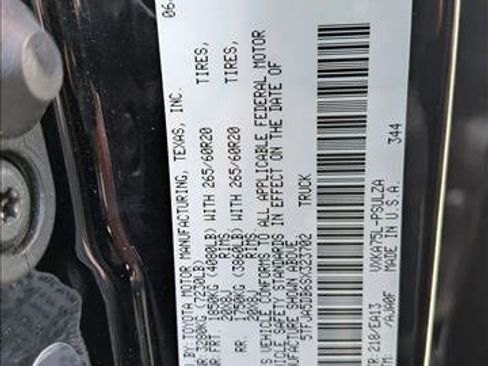 Used 2025 Toyota Tundra Limited AWD/4WD image 30