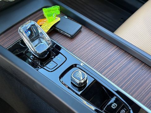 Certified 2023 Volvo XC60 T8 Ultimate image 19