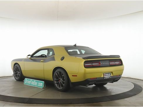 Used 2021 Dodge Challenger R/T w/ T/A Package image 8