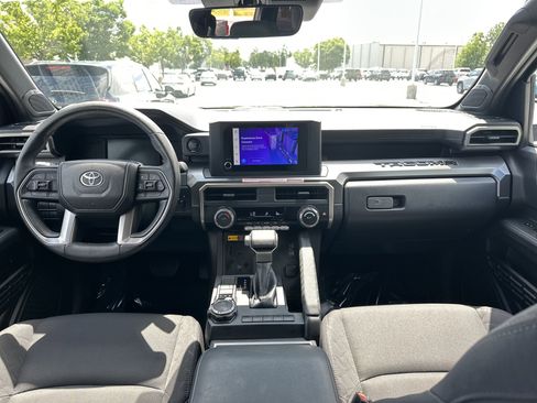 Used 2024 Toyota Tacoma SR5 w/ SR5 Upgrade Package AWD/4WD image 29