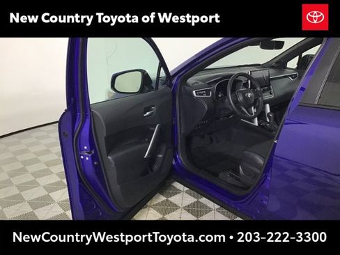 Used 2024 Toyota Corolla Cross XSE image 10