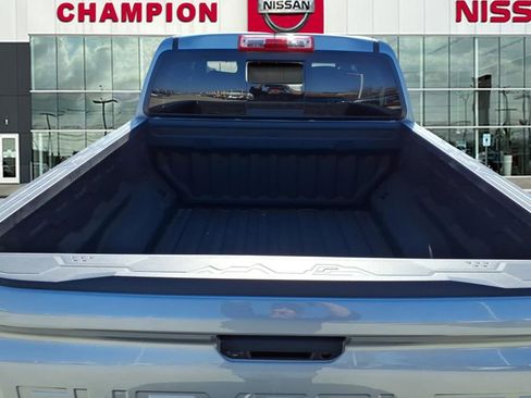 Used 2024 Chevrolet Colorado Trail Boss w/ Technology Package image 12