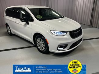 Used 2024 Chrysler Pacifica Touring-L w/ Uconnect Theater Family Group FWD 360° Tour