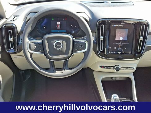 New 2025 Volvo XC40 B5 Ultra w/ Protection Package Premier image 11