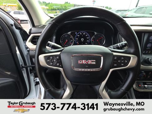 Used 2023 GMC Acadia Denali FWD image 17