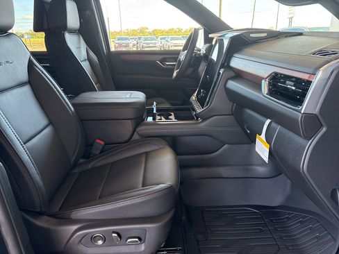 New 2026 GMC Yukon XL Denali w/ Denali Reserve Package AWD/4WD image 21