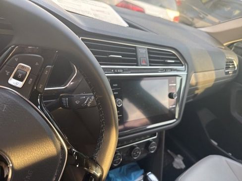 Used 2020 Volkswagen Tiguan SEL image 13