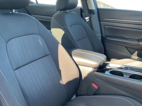 Used 2024 Nissan Altima 2.5 SV image 27