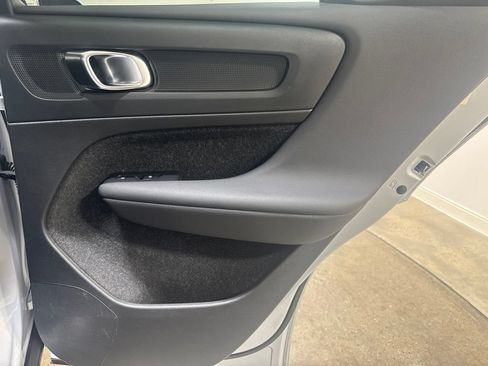 Used 2020 Volvo XC40 T5 Momentum AWD/4WD image 22