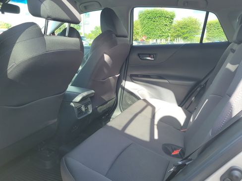 Used 2022 Toyota Venza LE AWD/4WD image 18