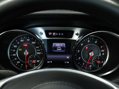 Used 2019 Mercedes-Benz SL 550 image 11