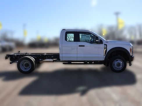New 2024 Ford F550 4x4 SuperCab Super Duty image 2