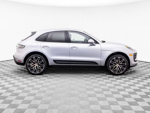 Certified 2026 Porsche Macan AWD/4WD image 7