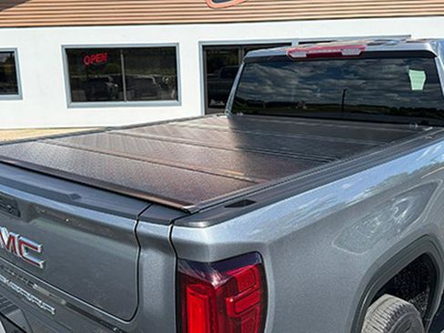 Used 2022 GMC Sierra 1500 AT4 AWD/4WD image 11