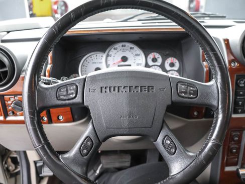 Used 2003 HUMMER H2 Luxury w/ Preferred Equipment Group image 10