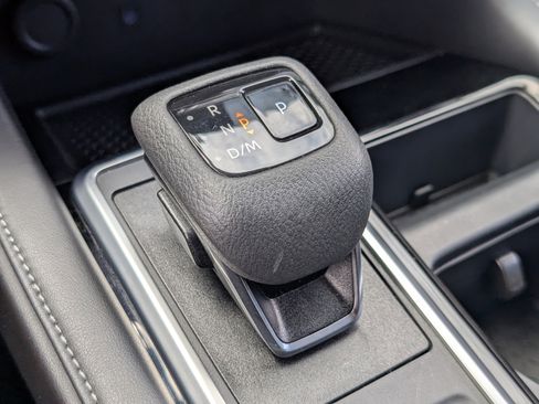 Used 2025 Nissan Pathfinder SL w/ SL Premium Package FWD image 32