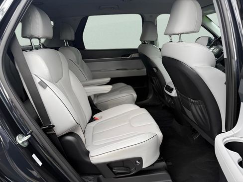 Used 2023 Hyundai Palisade SEL image 13