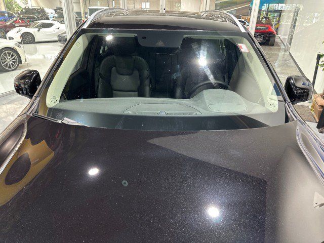 Used 2020 Volvo XC90 T5 Momentum w/ Protection Package Premier FWD image 18