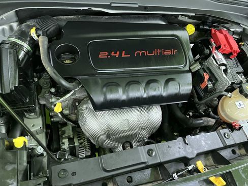 Used 2019 Jeep Renegade Latitude FWD image 29