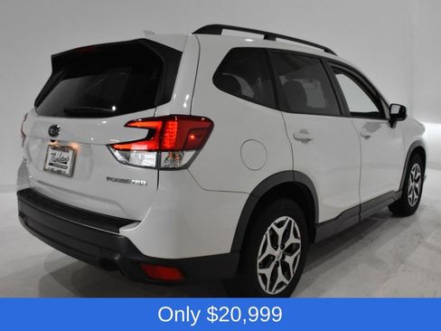 Used 2019 Subaru Forester Premium AWD/4WD image 4