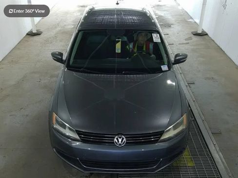 Used 2013 Volkswagen Jetta SE FWD image 3