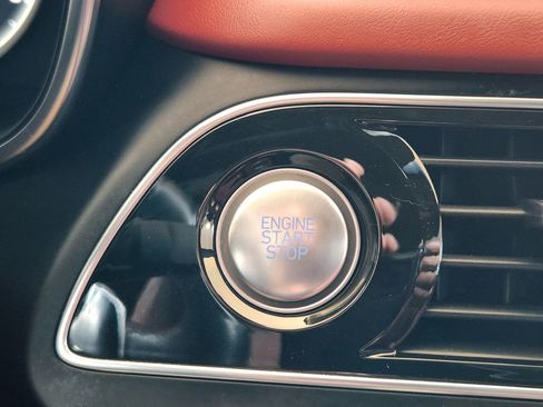 Used 2022 Genesis G70 3.3T Launch Edition image 21