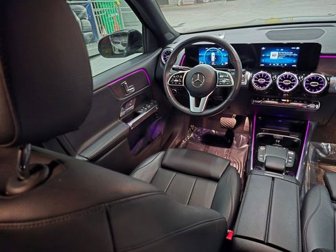 Used 2021 Mercedes-Benz GLB 250 image 33