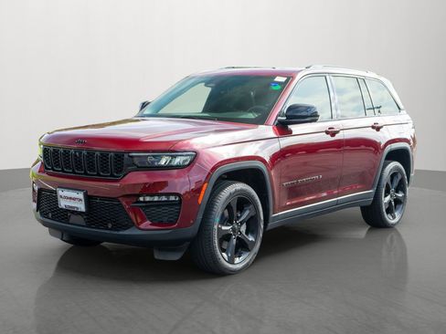 Used 2024 Jeep Grand Cherokee Limited w/ Luxury Tech Group II AWD/4WD image 3
