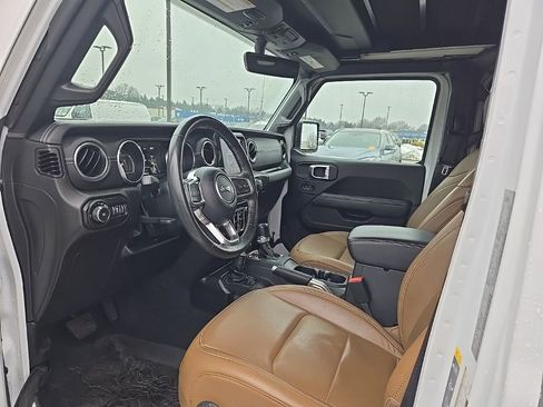 Used 2022 Jeep Wrangler Unlimited Sahara w/ Cold Weather Group image 15