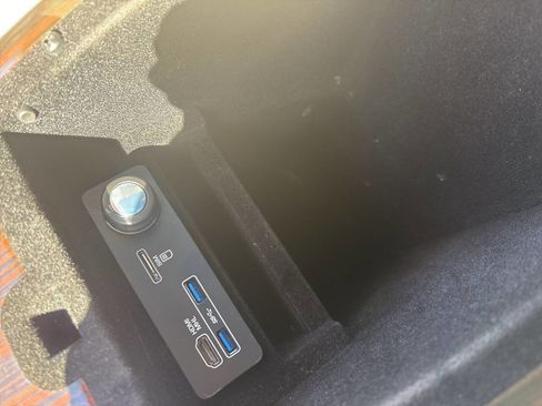 Used 2017 Land Rover Range Rover HSE image 78