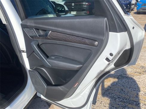 Used 2020 Audi Q5 2.0T Premium w/ Convenience Package image 12