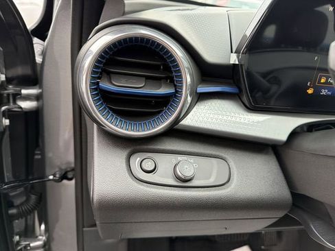 New 2026 Chevrolet Trax LT w/ Driver Confidence Package image 17