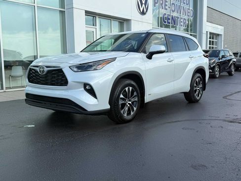 Used 2026 Toyota Highlander XLE AWD/4WD image 1