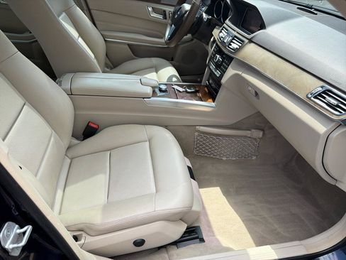 Used 2014 Mercedes-Benz E 350 4MATIC Sedan image 25