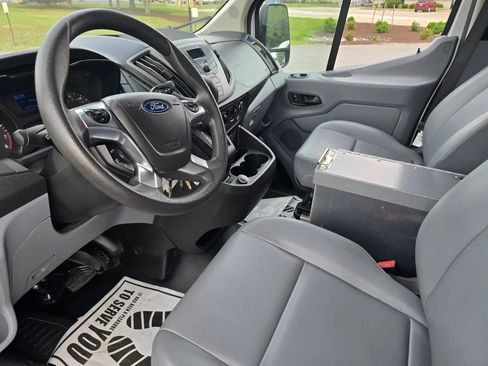Used 2018 Ford Transit 250 148 High Roof RWD image 18
