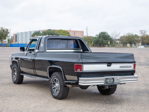 Used 1986 Chevrolet C/K Truck 2500 image 11